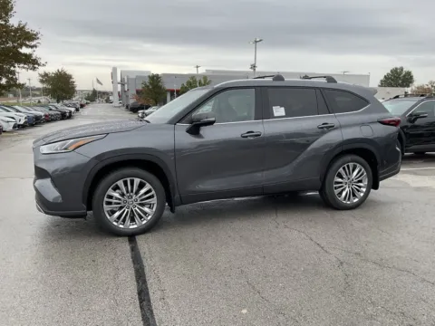 Another view of 2025 Toyota Highlander Platinum for sale in Kansas City, MO at Jay Wolfe Toyota