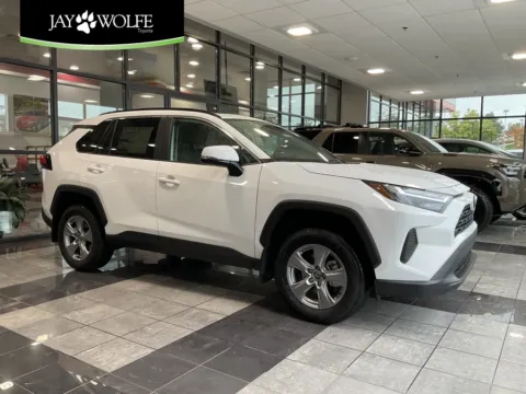 White 2025 Toyota RAV4 XLE for sale in Kansas City, MO