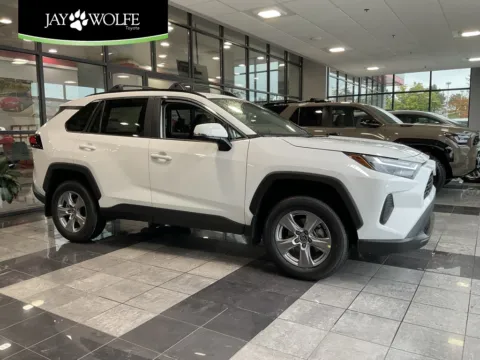 White 2025 Toyota RAV4 XLE for sale in Kansas City, MO