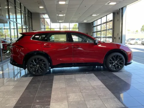 More photos of 2025 Toyota Crown Signia Limited at Jay Wolfe Toyota, MO