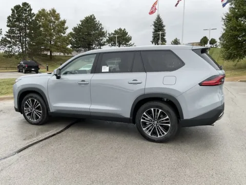 More photos of 2026 Toyota Grand Highlander Hybrid MAX Platinum at Jay Wolfe Toyota, MO