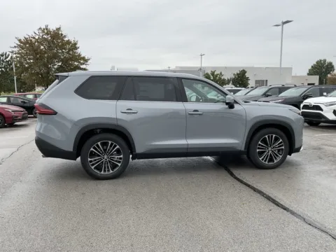 More photos of 2026 Toyota Grand Highlander Hybrid MAX Platinum at Jay Wolfe Toyota, MO