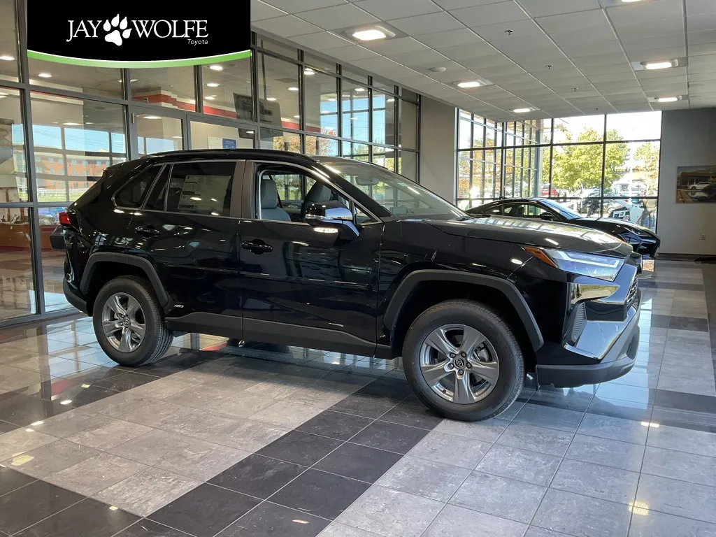 Black 2025 Toyota RAV4 Hybrid XLE for sale in Kansas City, MO