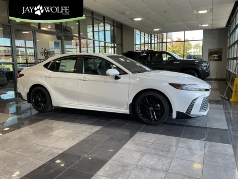 White 2026 Toyota Camry SE for sale in Kansas City, MO