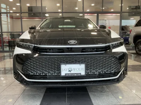 Photos of 2026 Toyota Crown Platinum for sale in Kansas City, MO at Jay Wolfe Toyota