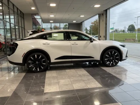 More photos of 2026 Toyota Crown Platinum at Jay Wolfe Toyota, MO