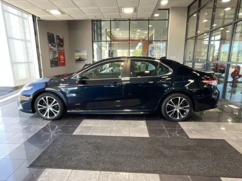 More photos of 2020 Toyota Camry Hybrid SE at Jay Wolfe Toyota, MO
