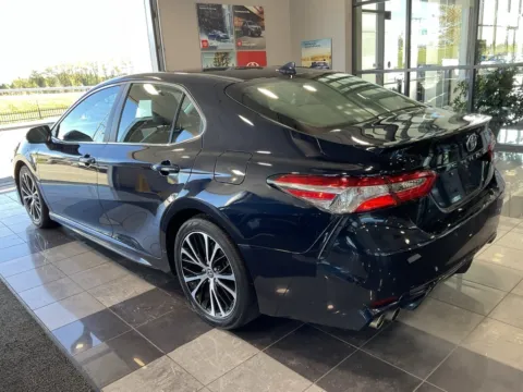 More photos of 2020 Toyota Camry Hybrid SE at Jay Wolfe Toyota, MO