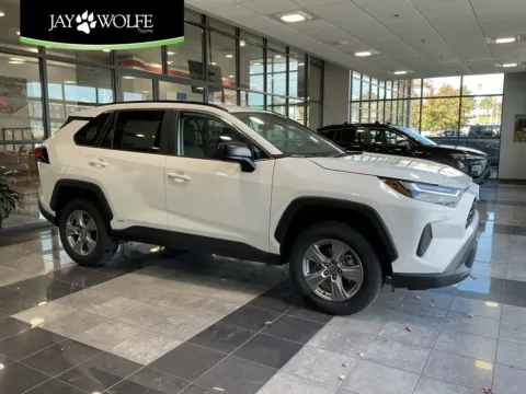 White 2025 Toyota RAV4 Hybrid LE for sale in Kansas City, MO