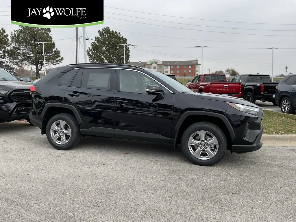 2025 Toyota RAV4 XLE for sale in Kansas City, MO