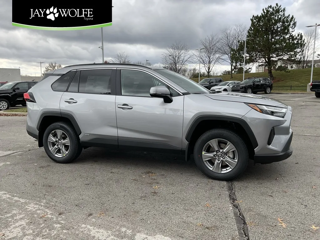 2025 Toyota RAV4 Hybrid XLE for sale in Kansas City, MO
