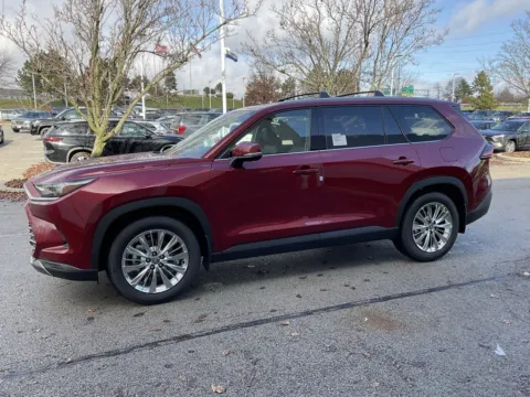 Another view of 2026 Toyota Grand Highlander Platinum for sale in Kansas City, MO at Jay Wolfe Toyota
