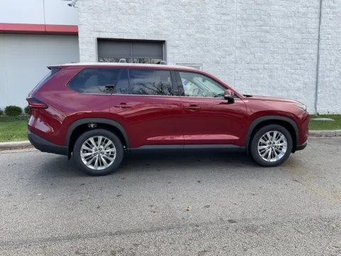 More photos of 2026 Toyota Grand Highlander Platinum at Jay Wolfe Toyota, MO