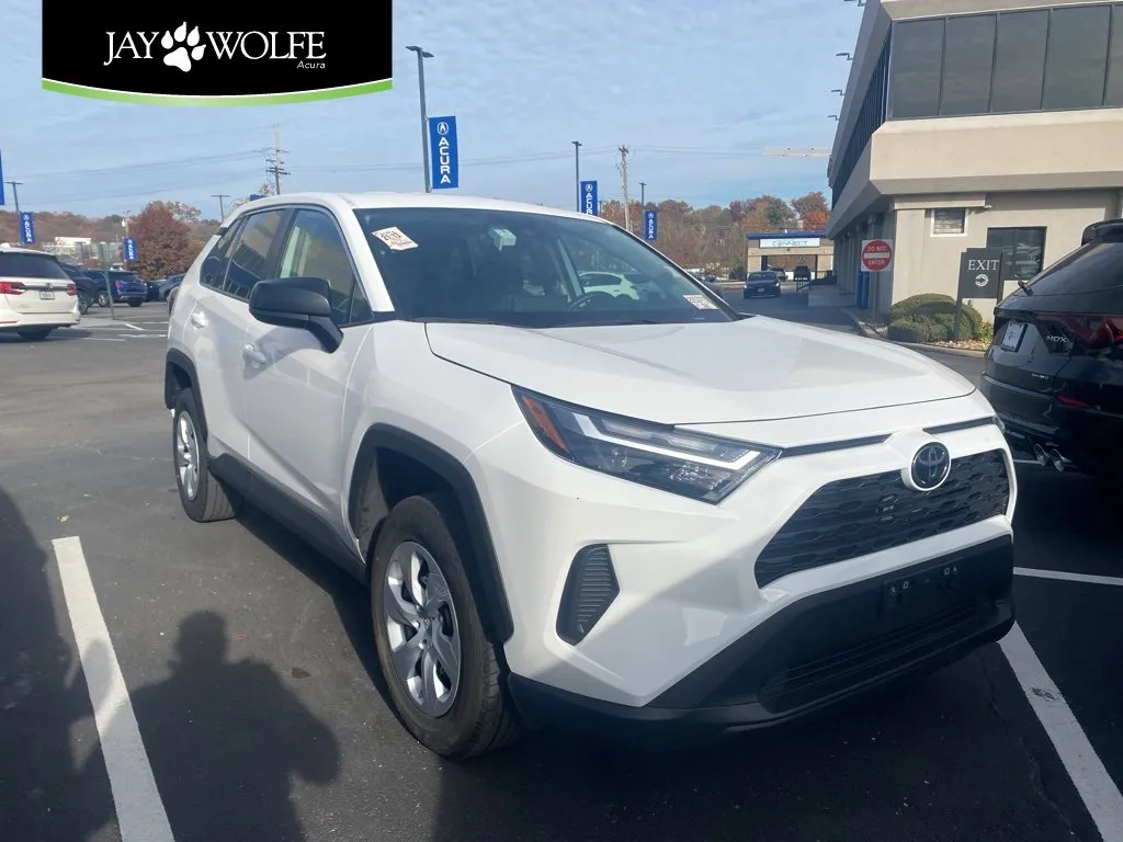 2024 Toyota RAV4 LE