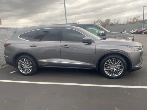More photos of 2023 Acura MDX w/Advance Package at Jay Wolfe Acura, MO