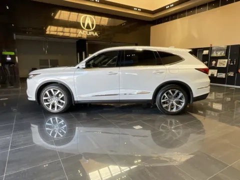 More photos of 2023 Acura MDX w/Technology Package at Jay Wolfe Acura, MO