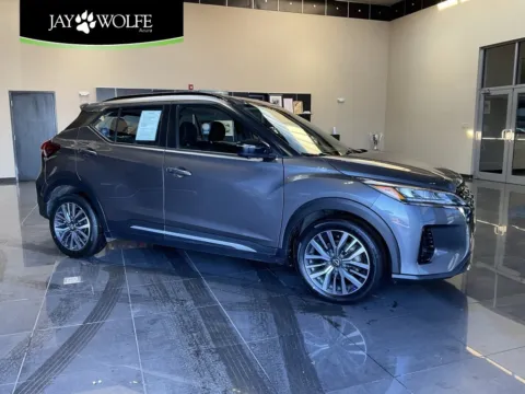 Gray 2024 Nissan Kicks SR for sale in Kansas City, MO