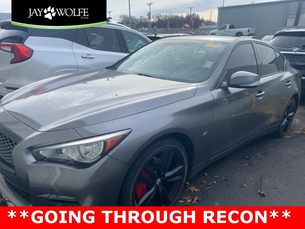 2014 INFINITI Q50 Premium's photo