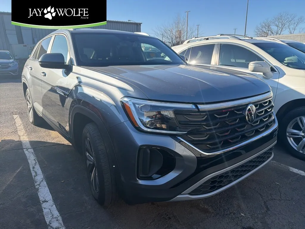 Gray 2024 Volkswagen Atlas Cross Sport 2.0T SE for sale in Kansas City, MO