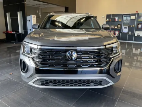 Photos of 2024 Volkswagen Atlas Cross Sport 2.0T SE for sale in Kansas City, MO at Jay Wolfe Acura