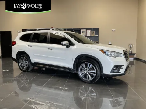 White 2022 Subaru Ascent Touring for sale in Kansas City, MO