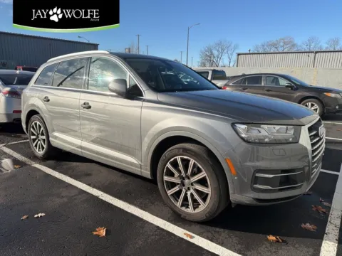Gray 2017 Audi Q7 Premium Plus for sale in Kansas City, MO