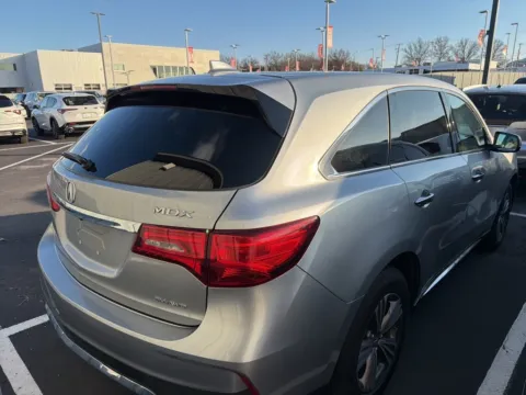 More photos of 2019 Acura MDX 3.5L at Jay Wolfe Acura, MO