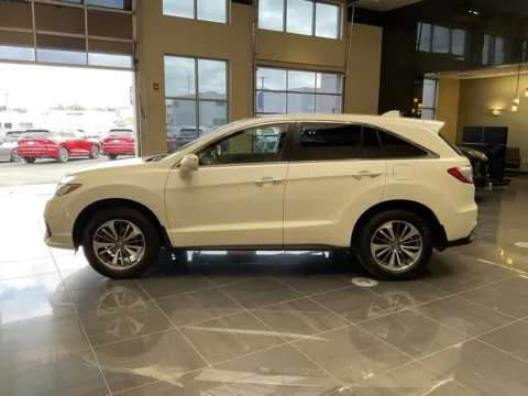 More photos of 2017 Acura RDX w/Advance Pkg at Jay Wolfe Acura, MO