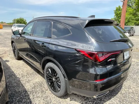 More photos of 2026 Acura MDX w/A-Spec Advance Package at Jay Wolfe Acura, MO