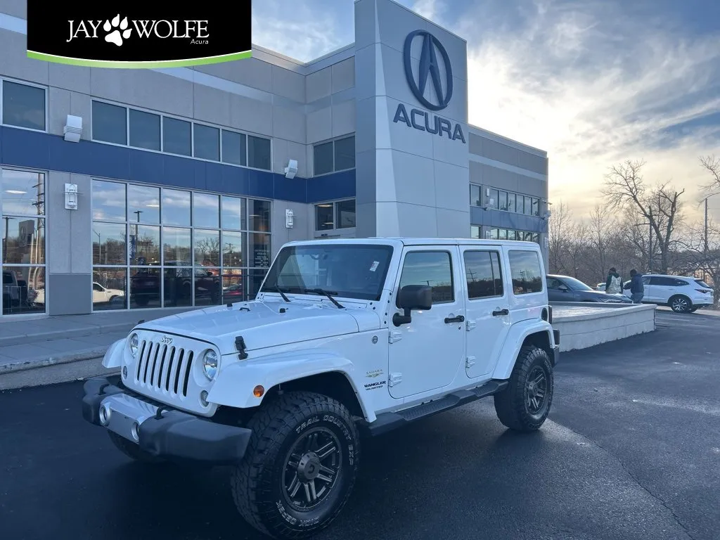 White 2015 Jeep Wrangler Unlimited Sahara for sale in Kansas City, MO