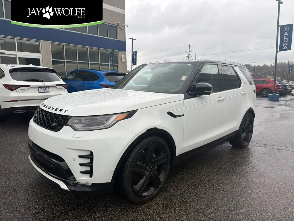 White 2023 Land Rover Discovery S R-Dynamic for sale in Kansas City, MO