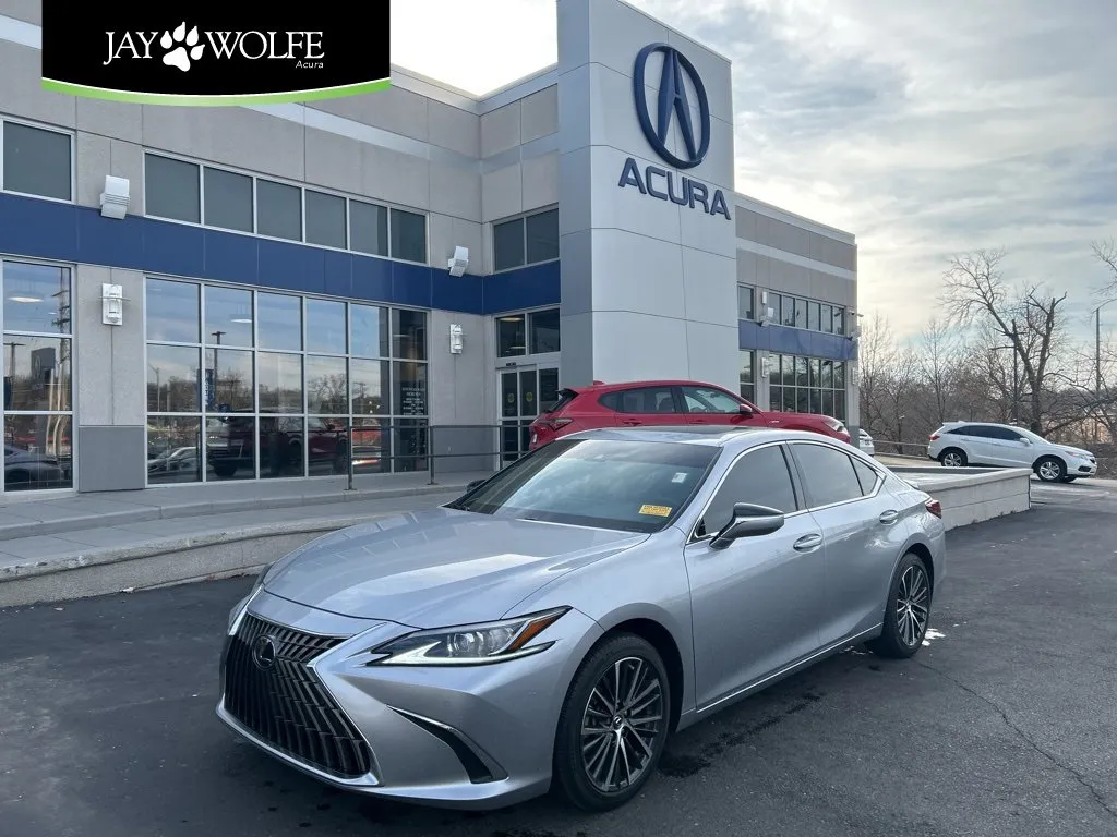 Silver 2023 Lexus ES 250 for sale in Kansas City, MO