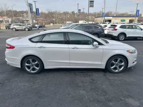 More photos of 2013 Ford Fusion SE at Jay Wolfe Acura, MO