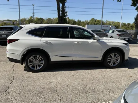 More photos of 2026 Acura MDX at Jay Wolfe Acura, MO