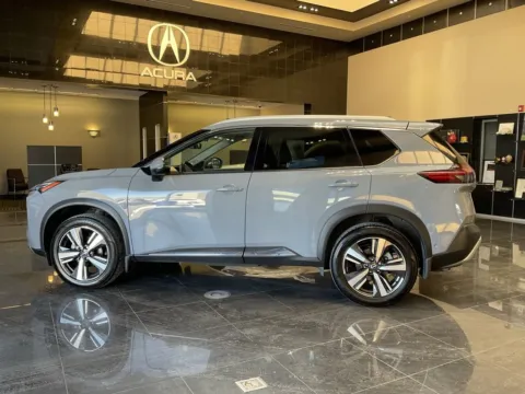 More photos of 2023 Nissan Rogue Platinum at Jay Wolfe Acura, MO