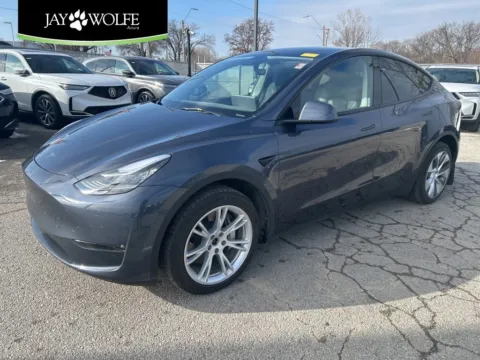 Silver 2023 Tesla Model Y Long Range for sale in Kansas City, MO