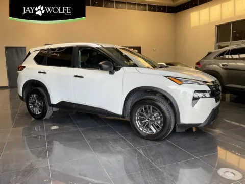 White 2024 Nissan Rogue S for sale in Kansas City, MO