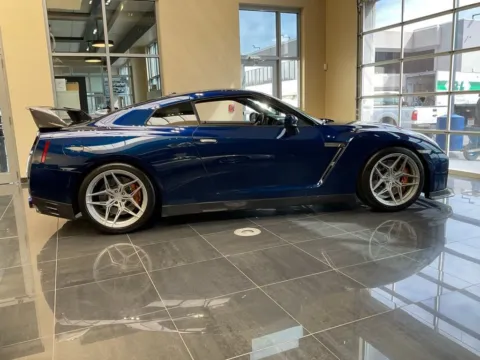 More photos of 2014 Nissan GT-R Premium at Jay Wolfe Acura, MO