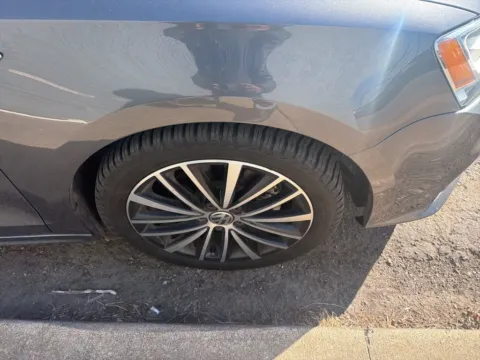 More photos of 2015 Volkswagen Jetta Sedan 1.8T Sport at Jay Wolfe Acura, MO