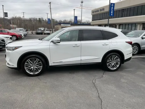 More photos of 2023 Acura MDX w/Advance Package at Jay Wolfe Acura, MO