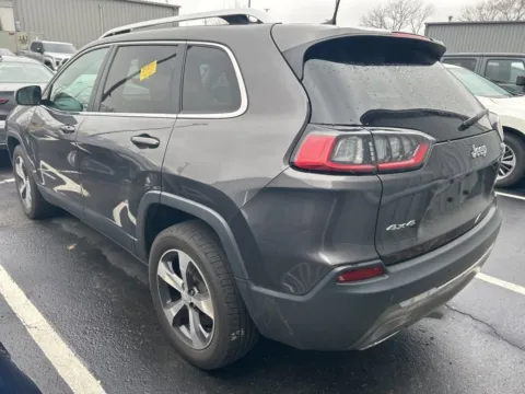 More photos of 2019 Jeep Cherokee Limited at Jay Wolfe Acura, MO