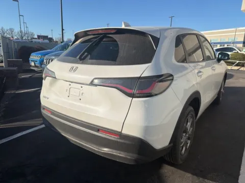 More photos of 2026 Honda HR-V LX at Jay Wolfe Acura, MO