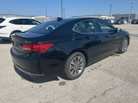 More photos of 2020 Acura TLX w/Technology Pkg at Jay Wolfe Acura, MO