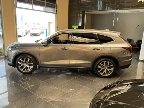 More photos of 2023 Acura MDX w/Technology Package at Jay Wolfe Acura, MO