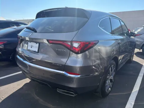 More photos of 2023 Acura MDX w/Technology Package at Jay Wolfe Acura, MO