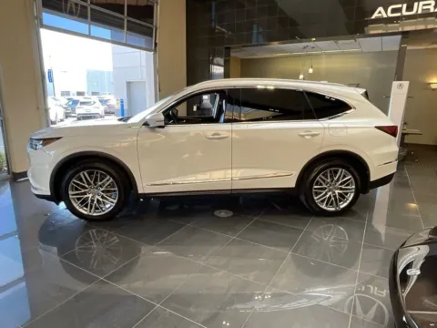 More photos of 2023 Acura MDX w/Advance Package at Jay Wolfe Acura, MO