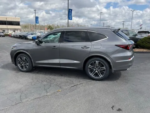 More photos of 2026 Acura MDX w/Advance Package at Jay Wolfe Acura, MO