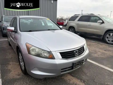 Silver 2010 Honda Accord Sdn LX-P for sale in Kansas City, MO