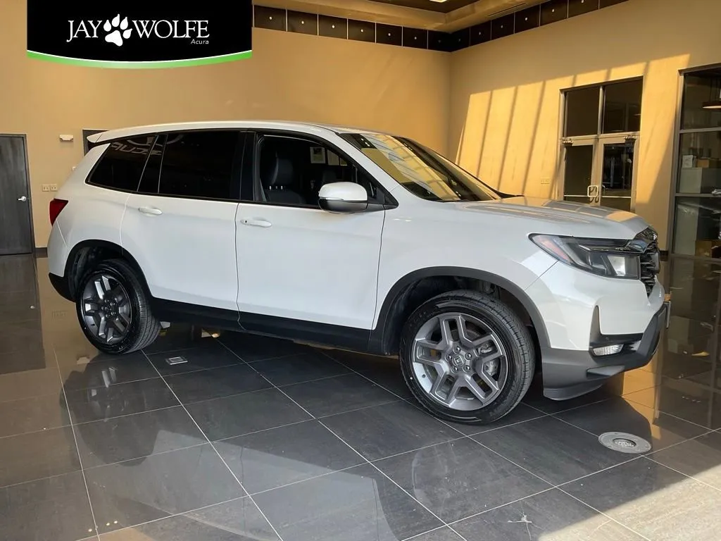 White 2023 Honda Passport EX-L for sale in Kansas City, MO