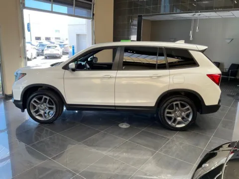 More photos of 2023 Honda Passport EX-L at Jay Wolfe Acura, MO